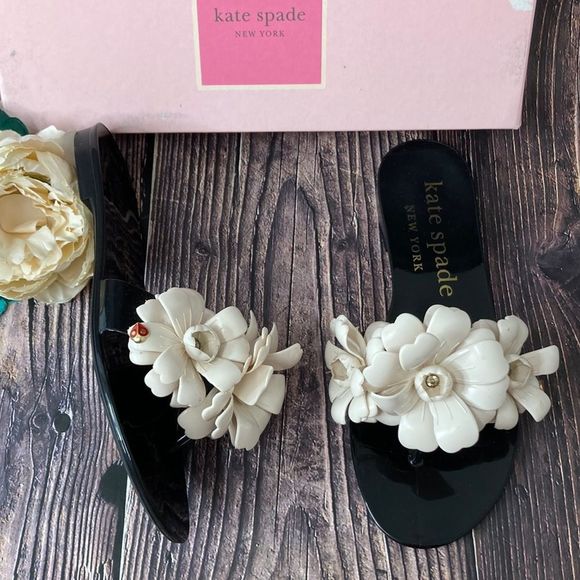 jaylee slide sandals